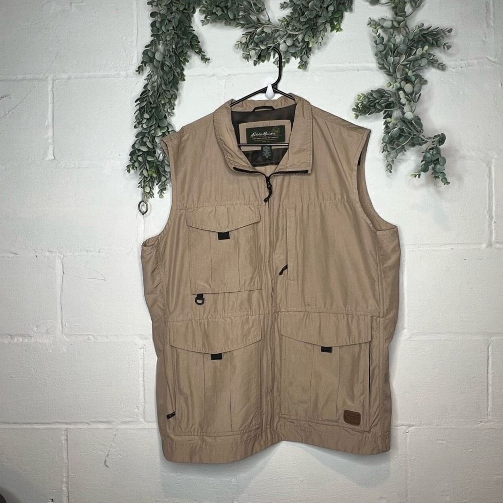 Eddie Bauer outdoor outdoor outfitters vest